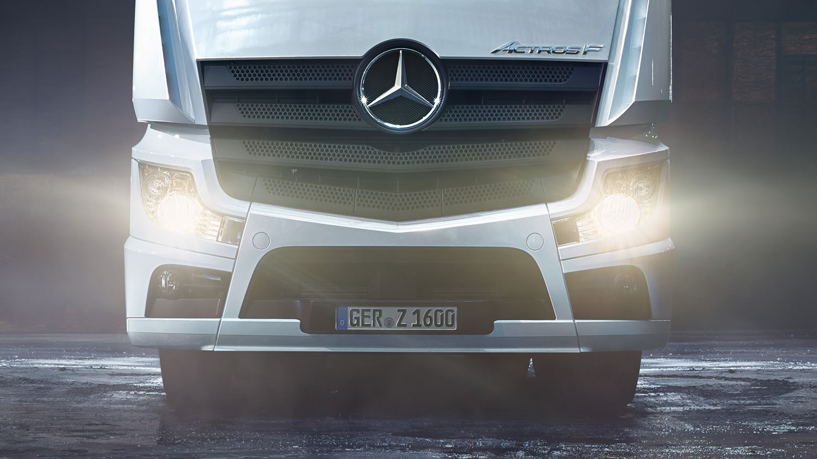 https://www.mercedes-benz-trucks.com/content/dam/mbo/markets/hq_HQ/models/actros-f/other-facts/accessories/images/teaser/teaser-accessoires.jpg